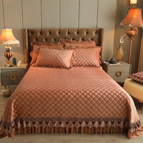 Luxury Solid Color Crystal Velvet Quilted Lace Ruffles Bedspread Bed Skirt Mattress Cover Pillowcases Nordic Size Bedding Set