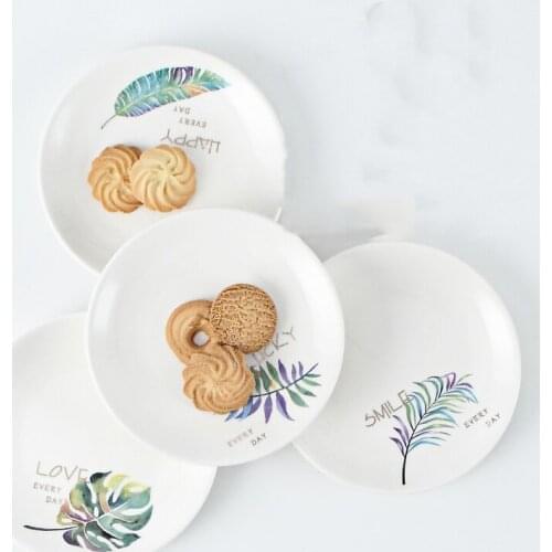 4 Pieces / Set of Ceramic Small Dish Paint Plate Soy Sauce Dish Jam Bowl Dish Fruit Dish Cake Dish Snack Dish Tableware Gift