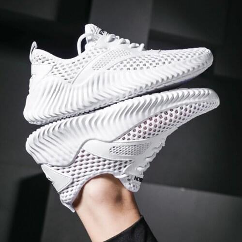 2021 Summer New High-Quality Mesh Breathable Black Mens Casual Shoes Mens White Ultralight Sports Shoes Support Purchasing