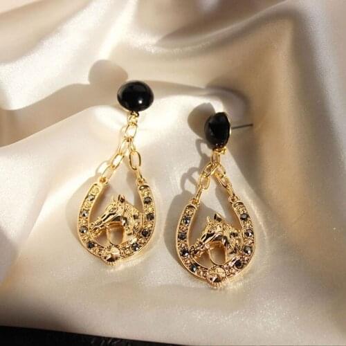 GSOLD New Trendy Horse Pendant Earring Temperament Chain With Rhinestone Drop Earring Women Creative Party Jewelry Accessories