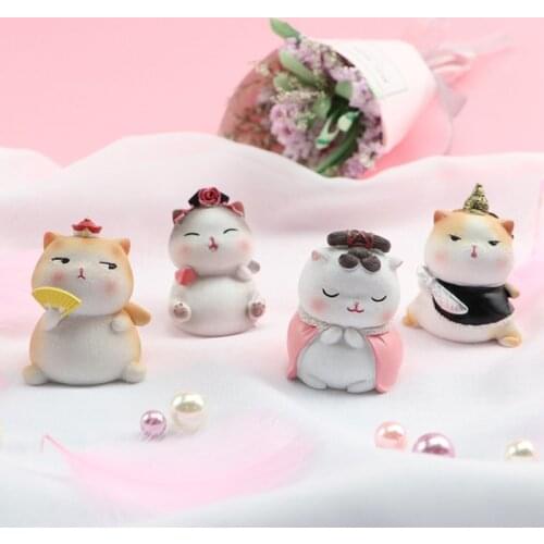 Creative Retro Palace Cat Model Figurine Car Cake Decoration Handicraft Garden Figure Ornament DIY Miniature Model Home Ornament