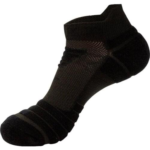 4 Color New Anti-stink Men Sport Socks Short Tube Breathable Socks Outdoor Running Basketball Soccer Sports Ankle Socks