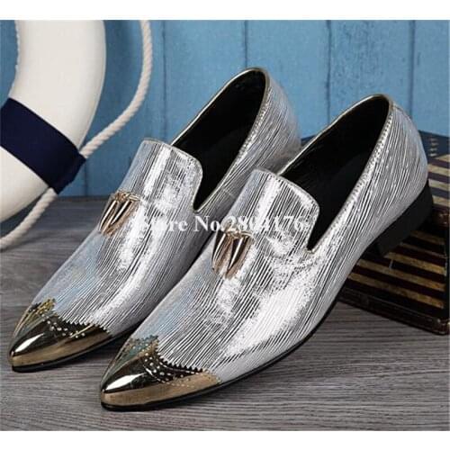 Western Style Men Pointed Metal Toe Silver Grey Spike Leather Leisure Shoes Slip-on Luxury Casual Flat Shoes Wedding Shoes