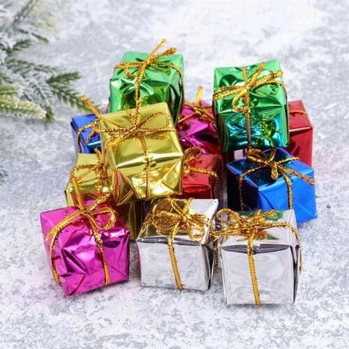 60pcs Christmas Tree Hanging Mini 2.5cm Square Foam Gift Box Pendants Drop Ornaments Xmas Decoration Kids Play (Random Color)