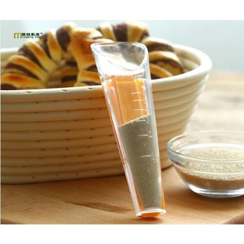 1PC east Measuring Cup Plastic Dry Yeast Special Cup With Sealing Clip Meter For Bread Select Scales Measure Tool LB 130