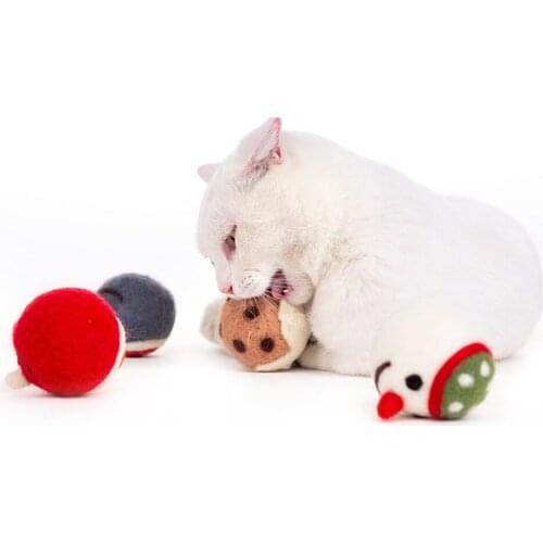 Pine Cone Snowman Shape Funny Cat Ball Colorful Wool Ball Human and Cat Interactive Toys Scratch and Bite Resistant Cat Products