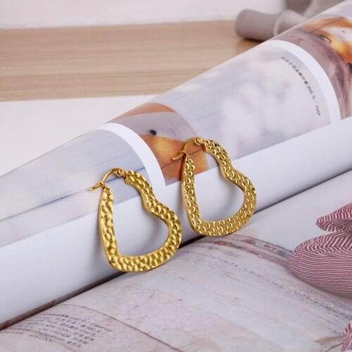 Stainless Steel Heart Shaped Hoop Earring for Women Gold Color High Quality Ladies Elegant Exquisite Gifts New Jewelry 2021