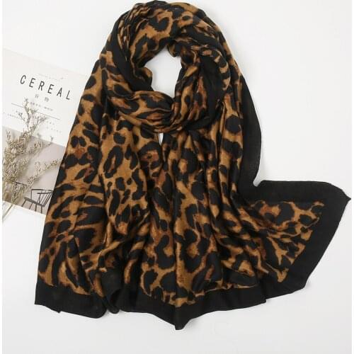 Leopard Printed Animal Pattern Hijab scarf female autumn 2021 Warm Headscarf Womens stole Handkerchief Muslim Hijabs Bandana