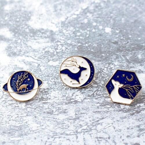 2Style Polygonal Round Elk Whale Metal Brooches Unisex Cute Simple Pin Student Girl Collar Clothes Decoration Brooch Accessories