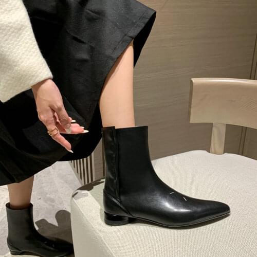 Fashion Genuine Leatehr Shoes Woman Black White Colors Thick Heels Boots Boots 2021 Autumn Winter Working Party Ankle Boots