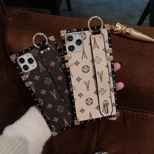 Luxury Brand Wrist support Soft silicone phone case for apple iphone 12 Pro Max 7 8 Plus 11 X XS XR SE MiNi 10 Square cover capa