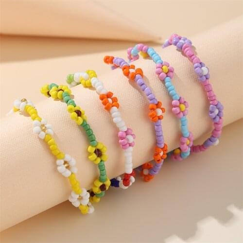 New Korean Cute Flowers Daisy Bracelets For Women Handmade Bohemian Ethnic Pearl Beads Bracelet Couples Boho Jewelry