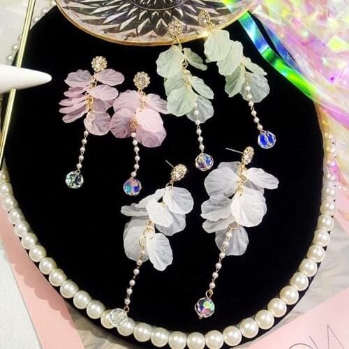 Silver plated Needle Flower Bohemia Acrylic Plant Women Fresh Frosted Petals Dripping Earrings For Women Drops Earrings 3 Colors