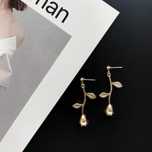Korean Retro Simple Temperament Sweet Wild Flowers Fashion Ladies Earrings Wholesale Pendientes Punk