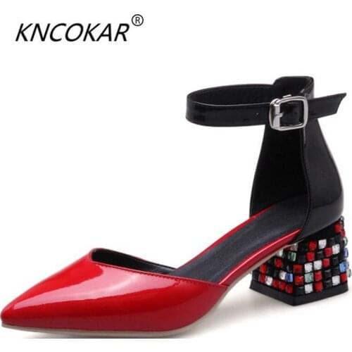 KNCOKAR2018Coarse and sandal female summer and south Korean version of the leather top of the leather and low heel shoes with a