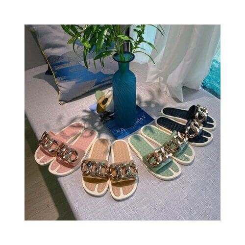 Summer New Women Slippers Fashion Upper Beach Buckle Soft Decoration Flat Heel Peep Toe Fashion Elegant Beach Outdoor Slides