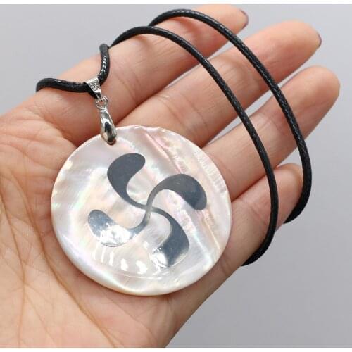 Natural Shell Necklace With Round Pendant Leather Cord 2MM Charms For Elegant Women Love Romantic Gift