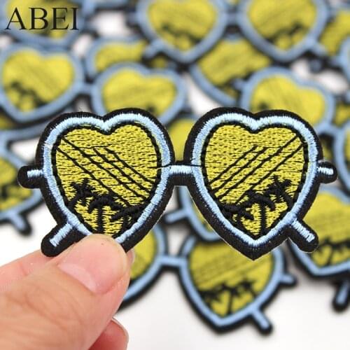 10pcs/lot Embroidered Cartoon Love Heart Sunglass Patches Iron On Clothes Bags Shoes Stickers Diy Backpack Appliqued Jeans Badge
