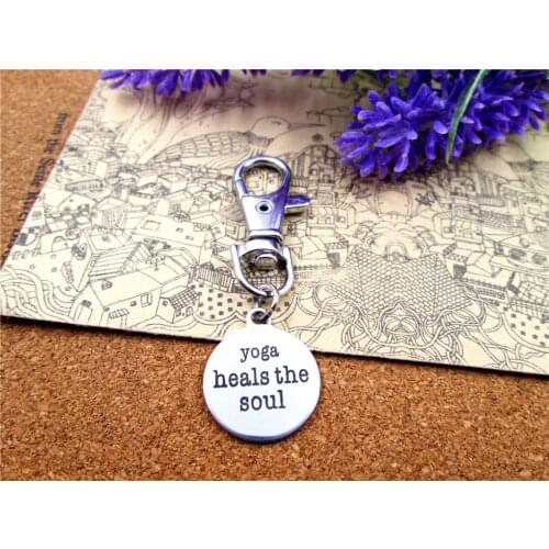 3pcs/lot high quality keychain with 20mm stainless steel circle round "yoga heals the soul " charms keychain