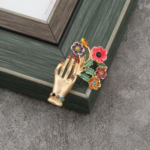 Less enamel set auger inferior smooth Jin Wenyi new winter cardigan coat dust coat joker brooch female fashion