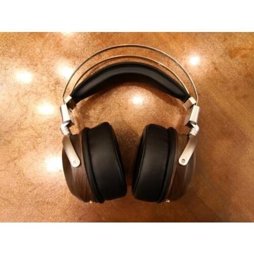 W5000 black walnut log wear fever earphone metal frame protein earmuffs fever HIFI level