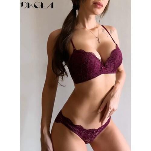 2020 Beautiful Back Bra Set Thin Cotton Brassiere Embroider Black Sexy Underwear Set For Women Bras Wire Free Lace Lingerie Set