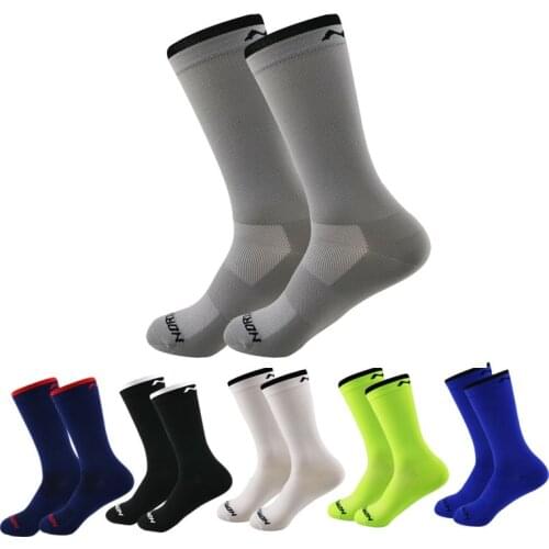 Professional Brand Cycling Sport Socks Feet Breathable Wicking Socks Cycling Socks Small Fashion Middle Tube Socks