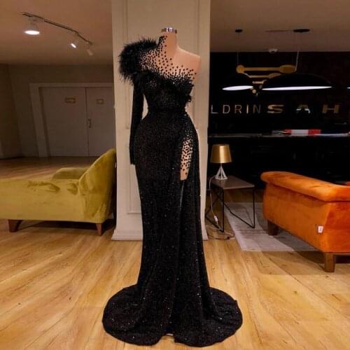 Black Sequined One Shoulder Evening Gowns Pearls Beaded High Neck Feather On Shoulder Prom Dresses Sexy High Split Party Dress