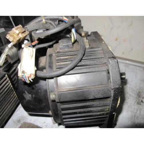 Servo motor SGMDH-06A2A-YR24 , 90% appearance new ; 3 months warranty ; in stock, fast delivery