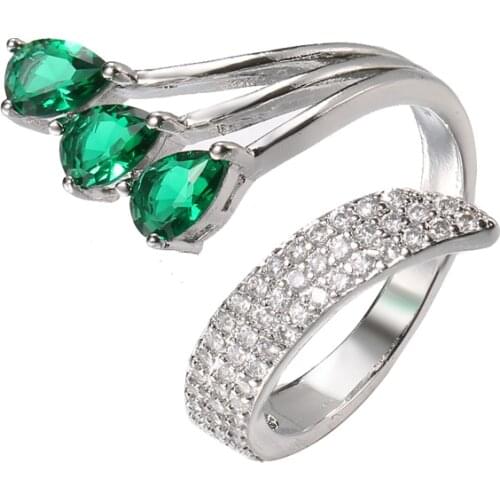 Bettyue Ingenious Spiral Design Three Green Zirconia Adjustable Ring For Female Modern Style Fashion Statement Cool Jewelrty