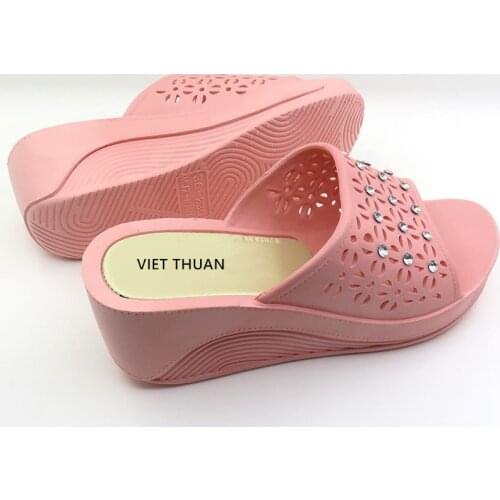 Womens Slippers Female Summer Slope With Thick Platform Slippers Non-slip Womens Shoes Waterproof Platform Rhinestone Sandals