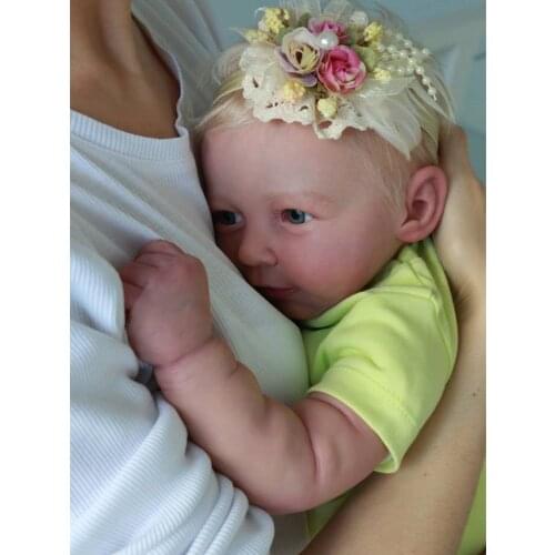 55 CM 3D-Paint Skin Silicone Reborn Girl Baby Doll Toy Like Real 22 Inch Princess Toddler Smiling Lisa Alive Dress Up Boneca