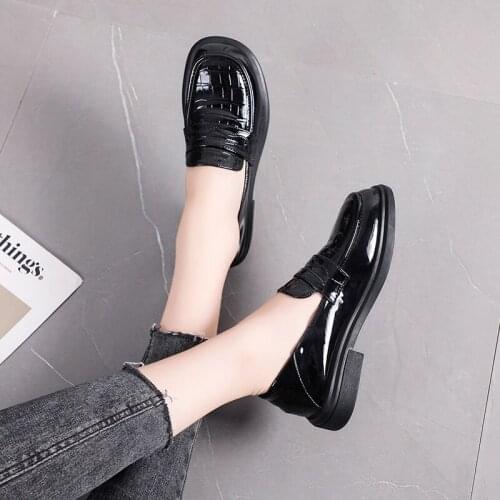 2021 Fashion Autumn Oxfords Womens Loafers Womens Shoes Round Toe Female Footwear Clogs Platform Soft Casual Sneaker Slip-on