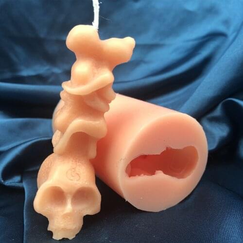 3D Skull Silicone Candle Mold Boy Girl Hugging Clay Mold Fondant Cake Decoration