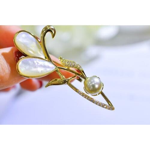 Nature Sea Salt Water Light Gold Pearl Brooch for Women Fine Presents Round Pearls 8-9mm Fine Jewelry