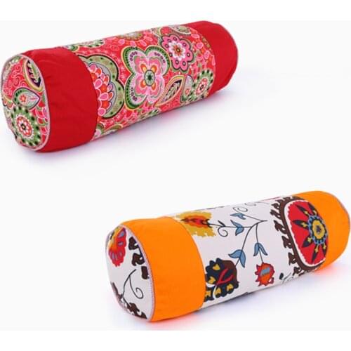 Buckwheat shell cervical pillow Round candy pillow Buckwheat skin neck pillow Place the physiotherapy pillow under the neck