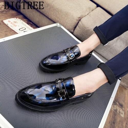Party Shoes Men Formal Slip Dress Fashion Coiffeur Loafers Mens Dress Shoes Patent Leather Italian Dress Designer Shoes Men 2020