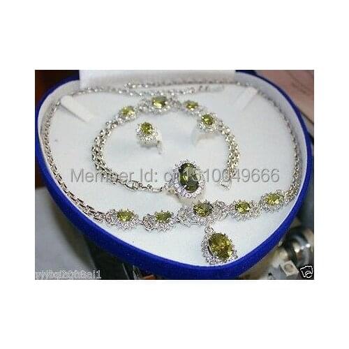 Hot sale FREE SHIPPING>>>elegant women 's fashion set Throws green crystal necklace bracelet earring ring