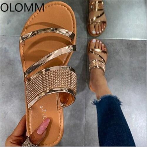 2021 Summer New Womens Fashion Gold Silver Patent Leather Flat Heel Sandals Bling Rhinestone Narrow Band Beach Casual Slippers