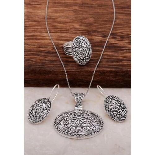 Filigree Embroidered Assyrian Handmade Silver Set 1875Hand Made Silver Jewellery Set