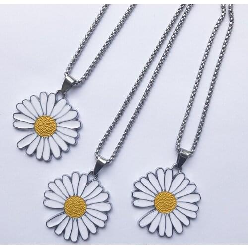 GD Quan Chi Dragon Same Style Daisy Neckle Sunflower PMO Little Daisy Pendant Decorated Para-Noise2.0 Hip-hop fashion personalit
