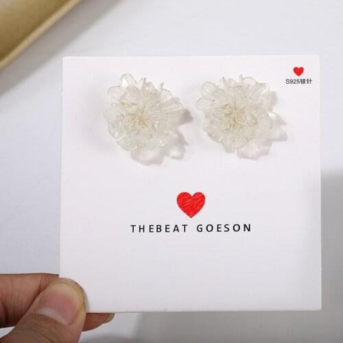 Charm New Needle Earrings Temperament Simple Transparent Three-dimensional Resin Flower Earrings Women Sweet Earring