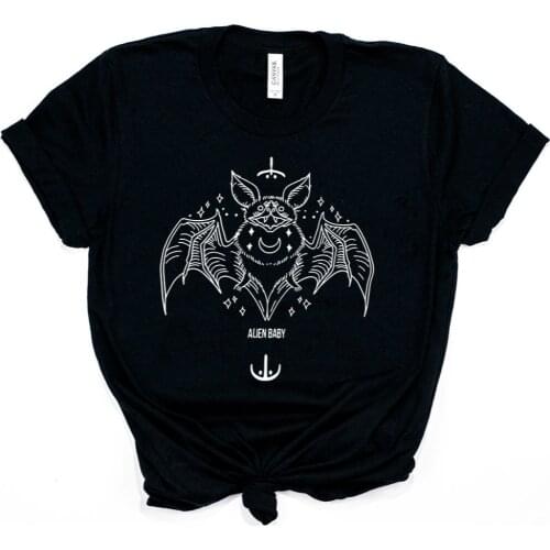 Women Gothic Grunge T-Shirt Bat Aesthetic Witchcraft Tee Cool Witch Shirt Alien Baby Bat Graphic Tee Gothic Style Shirt