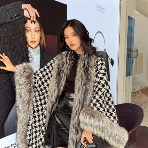 Winter Ladies Scarf Shawl Ladies Knitted Warm Batwing Cloak Imported Silver Fox Fur Collar Cloak Cloak Winter Leather Grass Jack