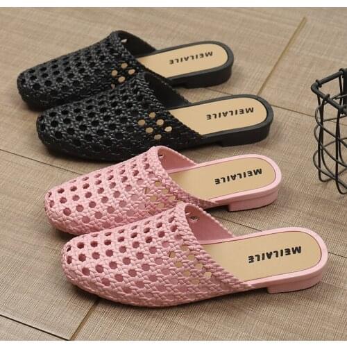 Summer Closed Toe Hole Shoes Womens Flat for Outdoors Non-Slip Breathable Plastic Beach Slippers Middle-Aged Mom Sandals
