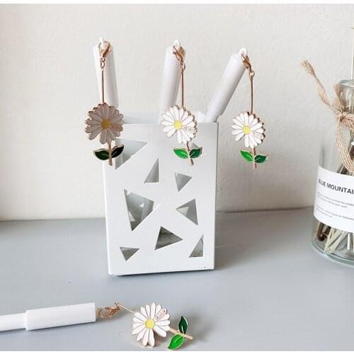 36PCS South Korea White Daisy Brooch Pendants Pen Students Black Minimalistic Cute Gel Pens Kawaii School Supplies Stationery