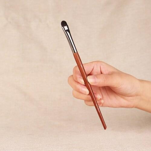 SHADER BRUSH SMALL 220 - Slim Eye Shadow Liner Smudge Makeup Brush - Beauty Cosmetics Applicator Tool