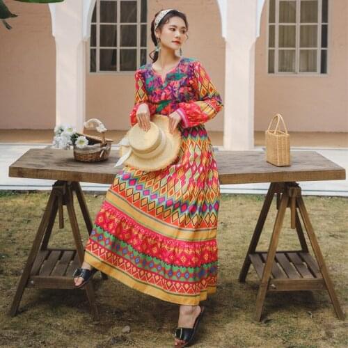 New Summer Womens Dress Thailand Exotic Customs Ethnic Wind Retro Print Vestidos V-Neck Lantern Sleeve Loose Holiday Long Dress