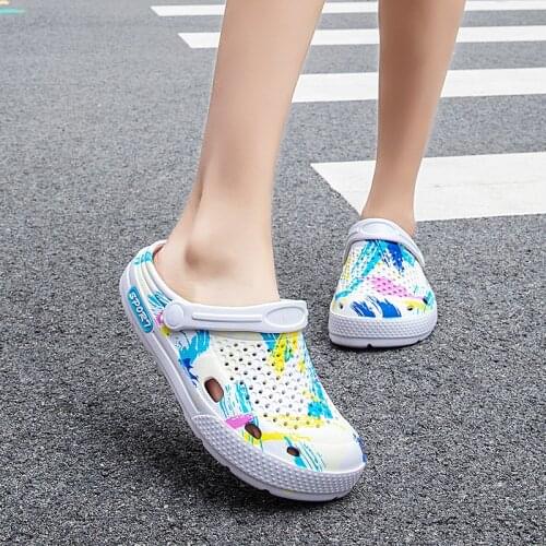 Mens Casual Slippers Summer Massage Clogs Outdoor Garden Sandals 2021 Men Sandals Swimming Pool Bathroom Quick Drying Slippers