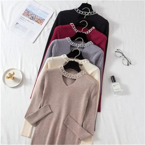 2020 Fashion Beaded V-neck Sweater Women Pullovers Tops Korean Soft Solid Sweater Female Full Winter Sweater Black White Top New